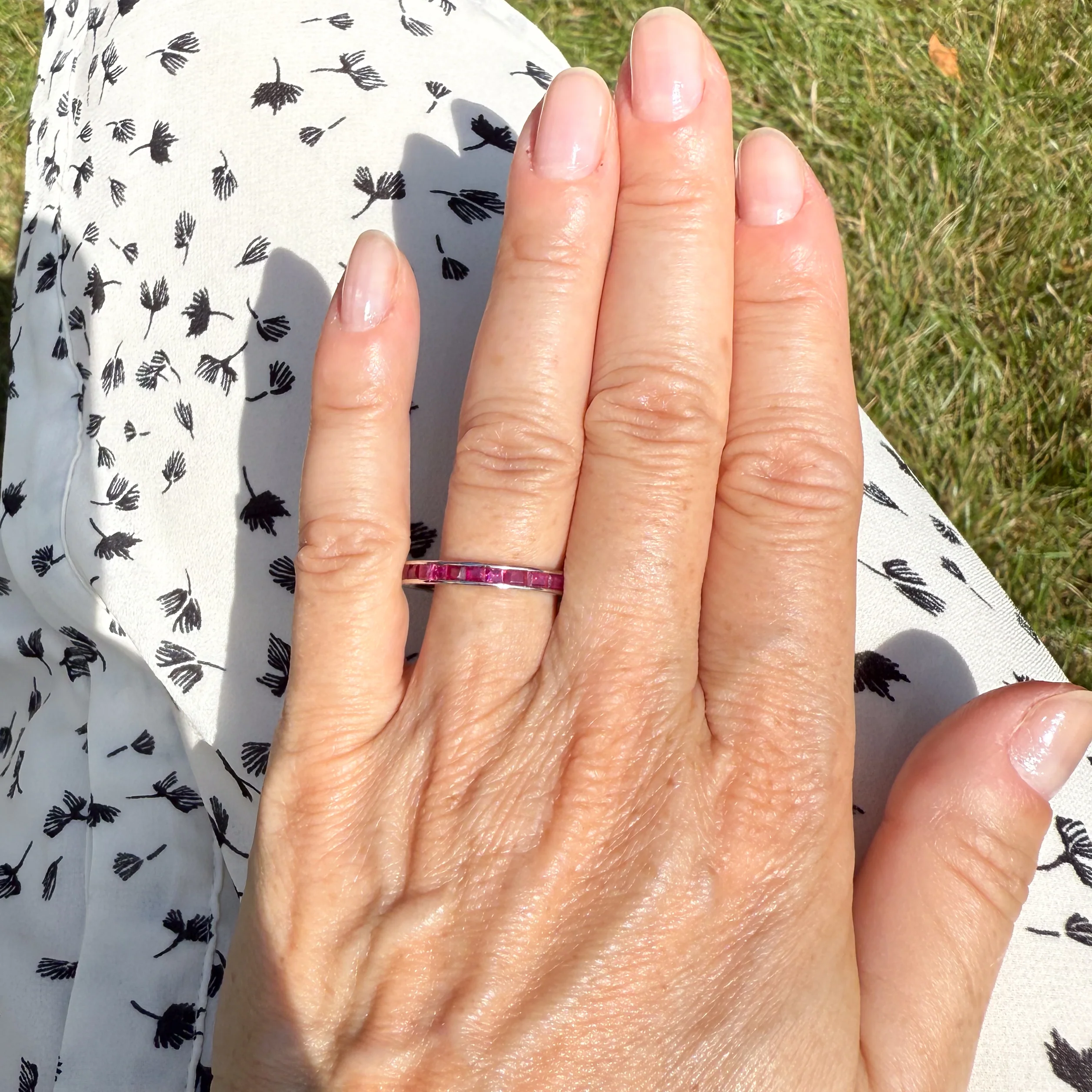 Art Deco 2.00 Carat Natural Ruby Full Eternity Ring, circa 1940, size Q 1/2 - Image 5