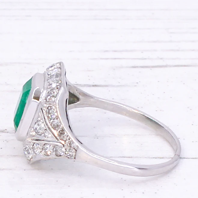 Art Deco 2.04 Carat Minor Oil Colombian Emerald & Diamond Ring, circa 1935 - Image 4