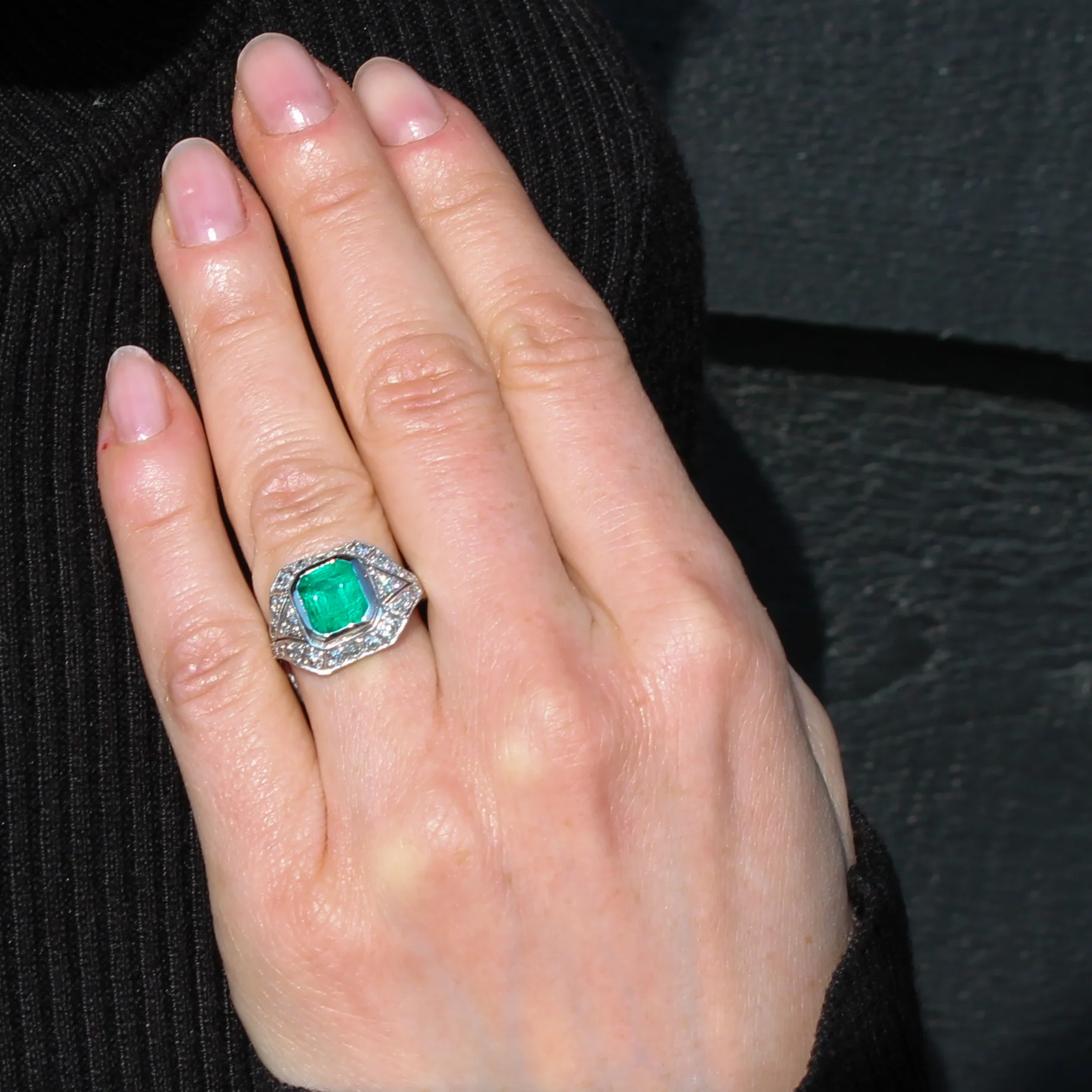 Art Deco 2.04 Carat Minor Oil Colombian Emerald & Diamond Ring, circa 1935 - Image 7