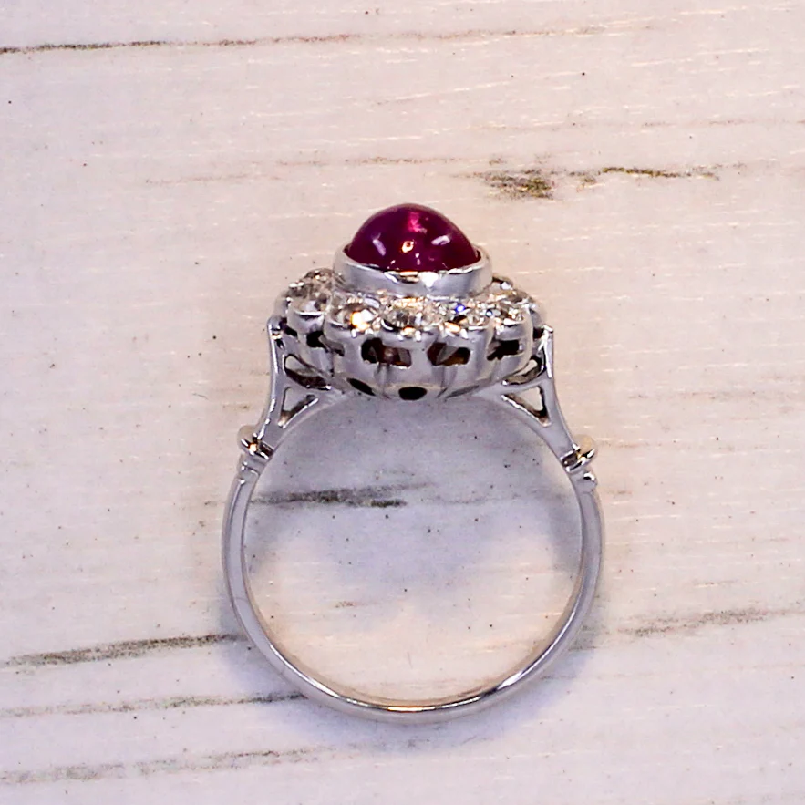 Art Deco 2.19 Carat Mogok Burmese Ruby & Diamond Cluster Ring, circa 1925 - Image 6