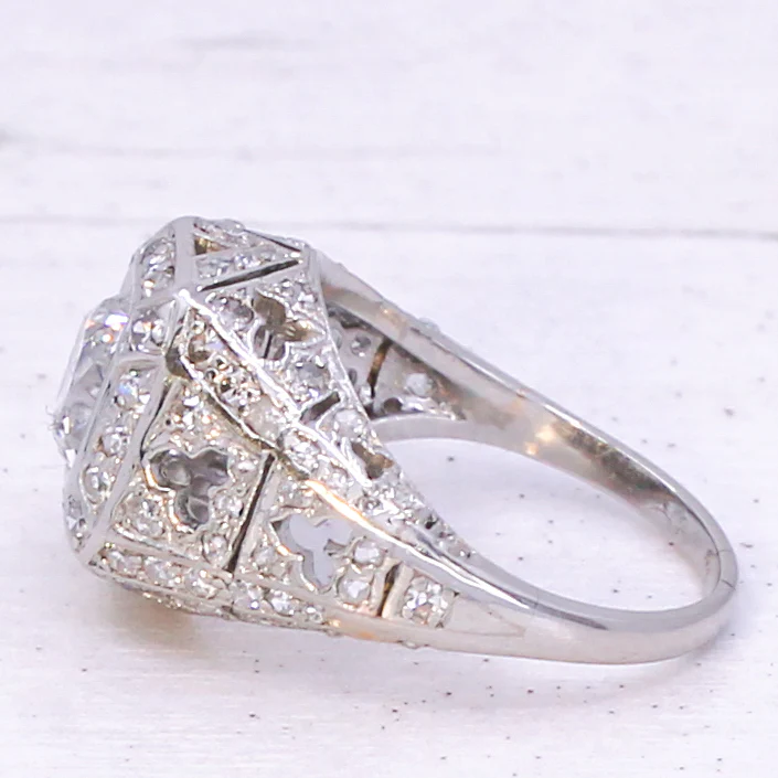 Art Deco 2.22 Carat Old Cut Diamond Cluster Ring, circa 1925 - Image 4
