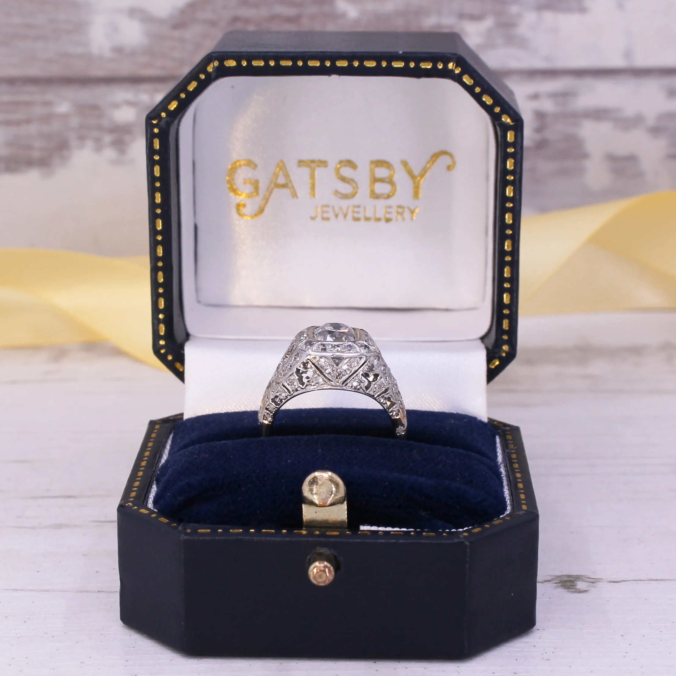 Art Deco 2.22 Carat Old Cut Diamond Cluster Ring, circa 1925 - Image 8