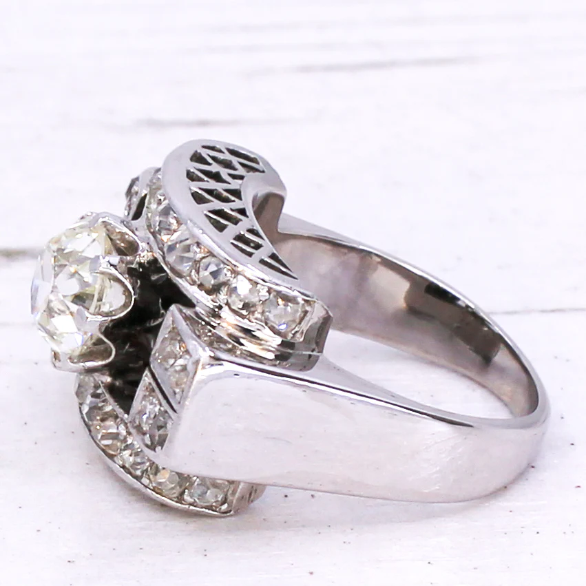 Art Deco 2.32 Carat Old Cut Diamond Cluster Ring, circa 1940 - Image 4