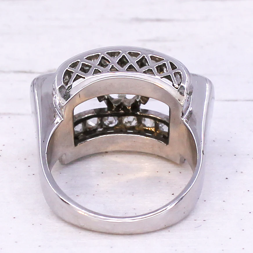Art Deco 2.32 Carat Old Cut Diamond Cluster Ring, circa 1940 - Image 5