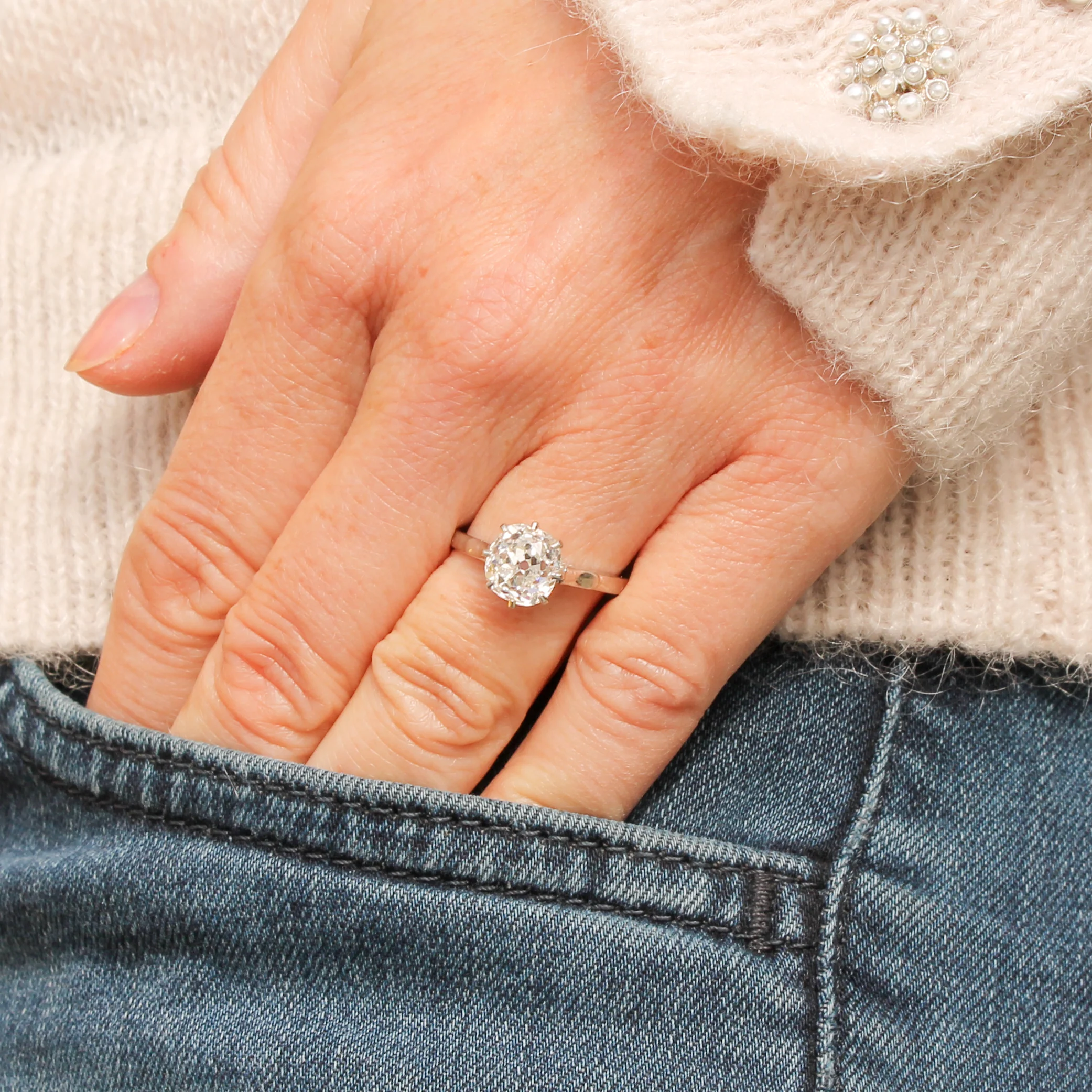 Art Deco 2.32 Carat Old Mine Cut Diamond Engagement Ring, circa 1920 - Image 2