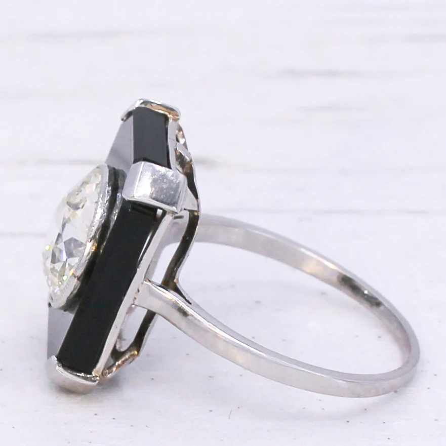 Art Deco 2.40 Carat Old Cut Diamond & Onyx Ring, circa 1920 - Image 4