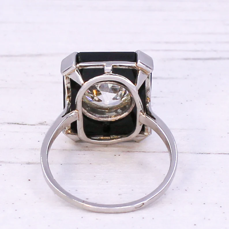 Art Deco 2.40 Carat Old Cut Diamond & Onyx Ring, circa 1920 - Image 5