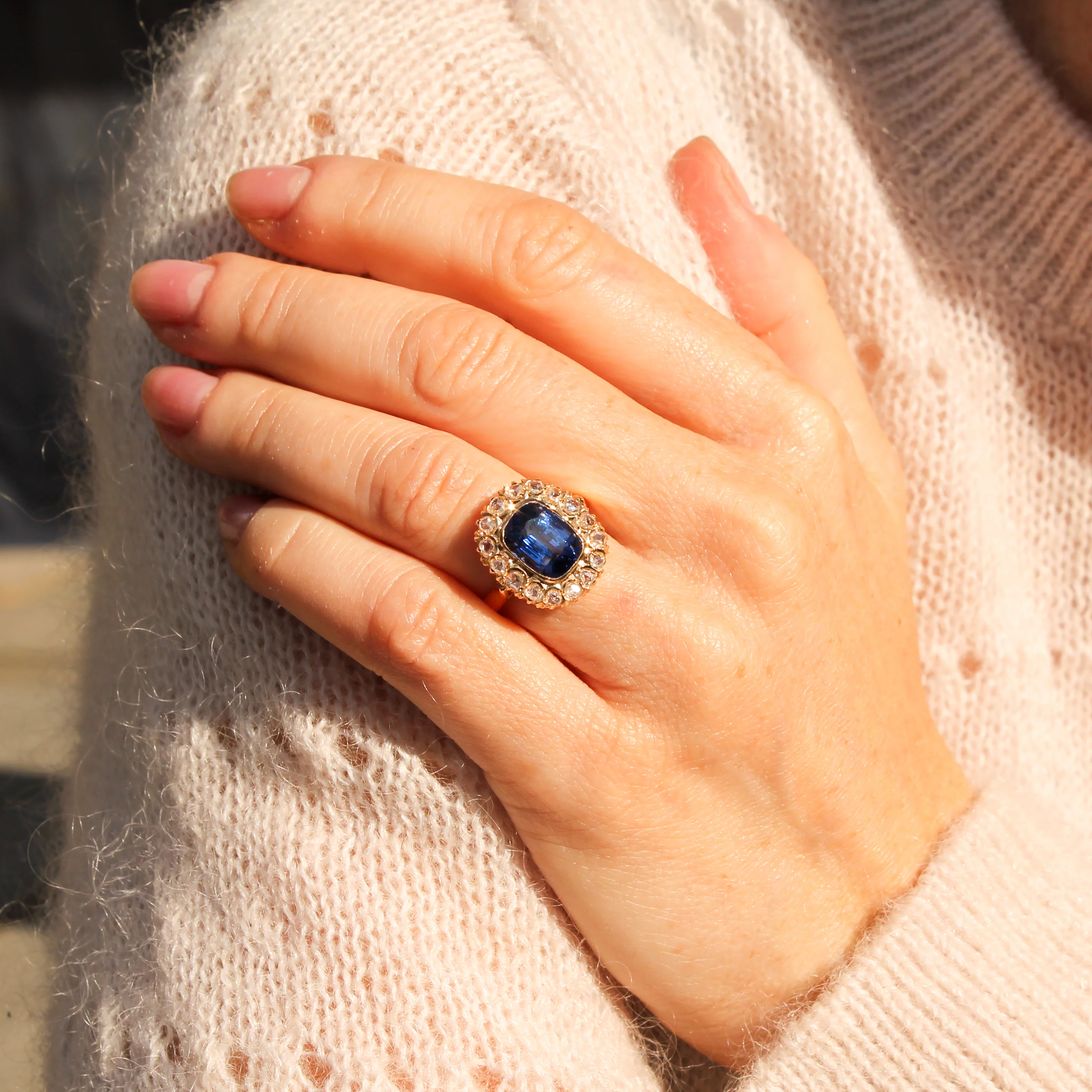 Art Deco 3.89 Carat Burmese Sapphire & Diamond Cluster Ring, Circa 1925 - Image 2