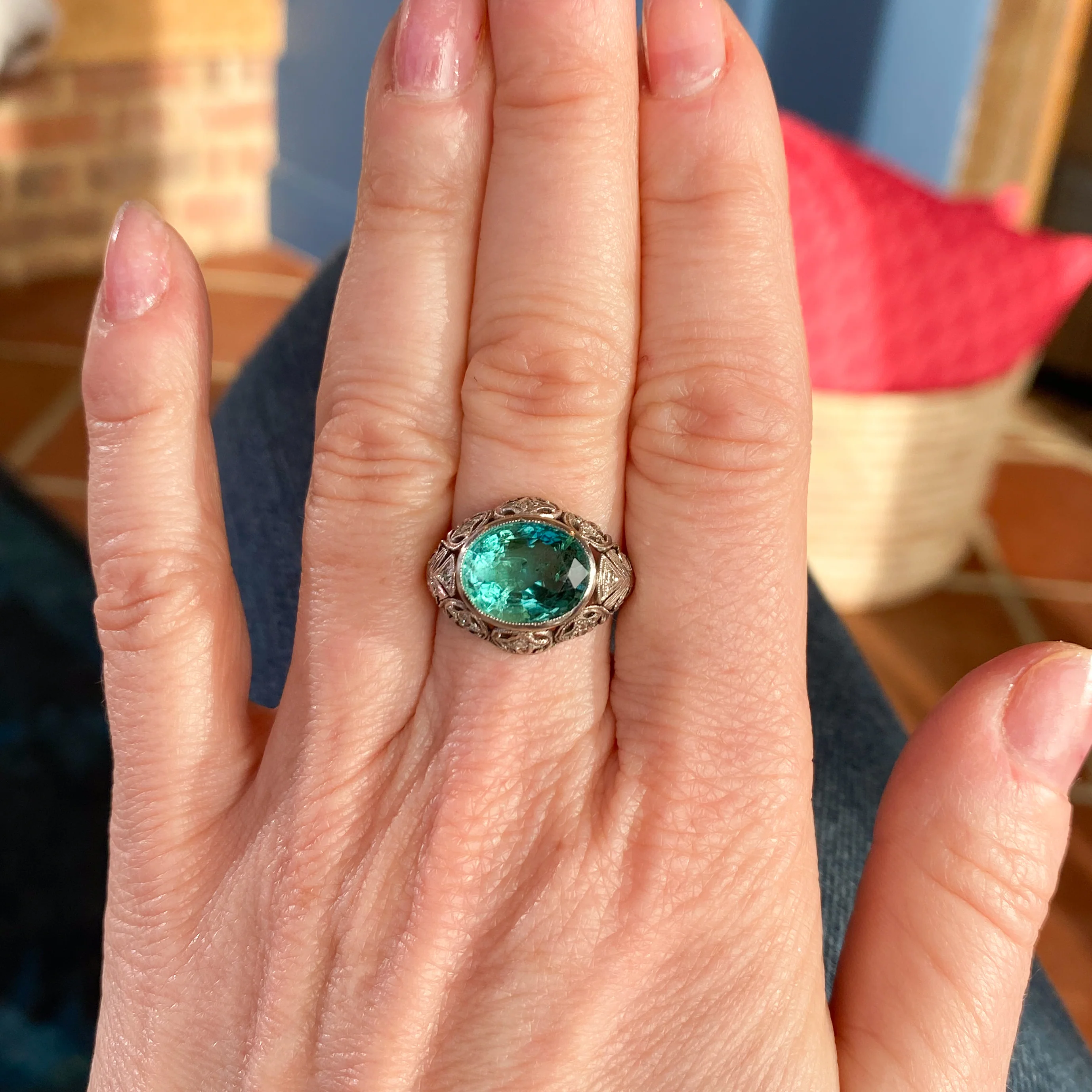 Art Deco 4.40 Carat Minor Oil Emerald Ring, dated 1930 - Image 8