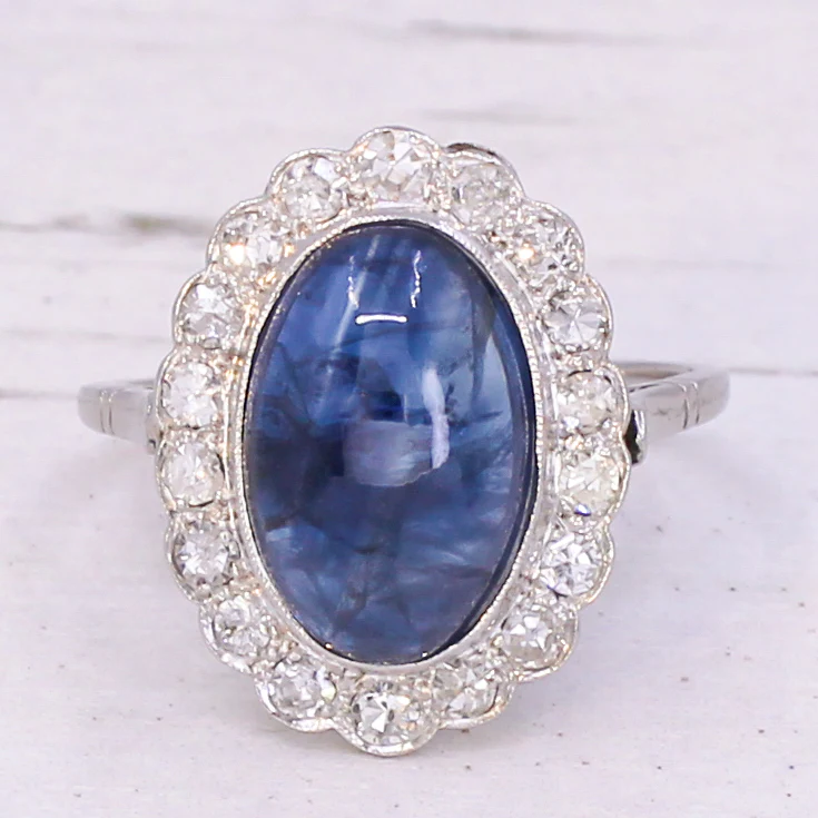 Art Deco 4.90 Carat Cabochon Sapphire & Diamond Ring, circa 1930 - Image 3
