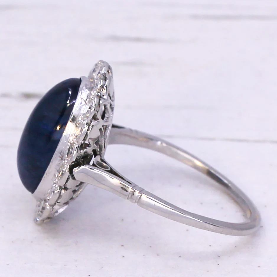 Art Deco 4.90 Carat Cabochon Sapphire & Diamond Ring, circa 1930 - Image 4