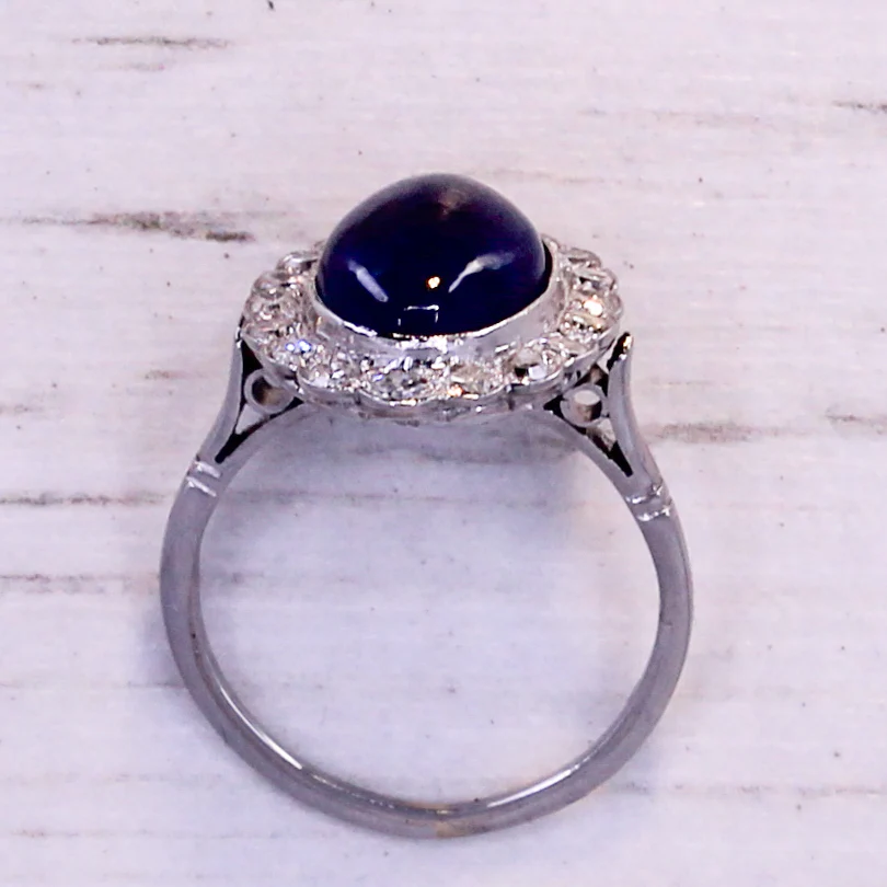 Art Deco 4.90 Carat Cabochon Sapphire & Diamond Ring, circa 1930 - Image 6