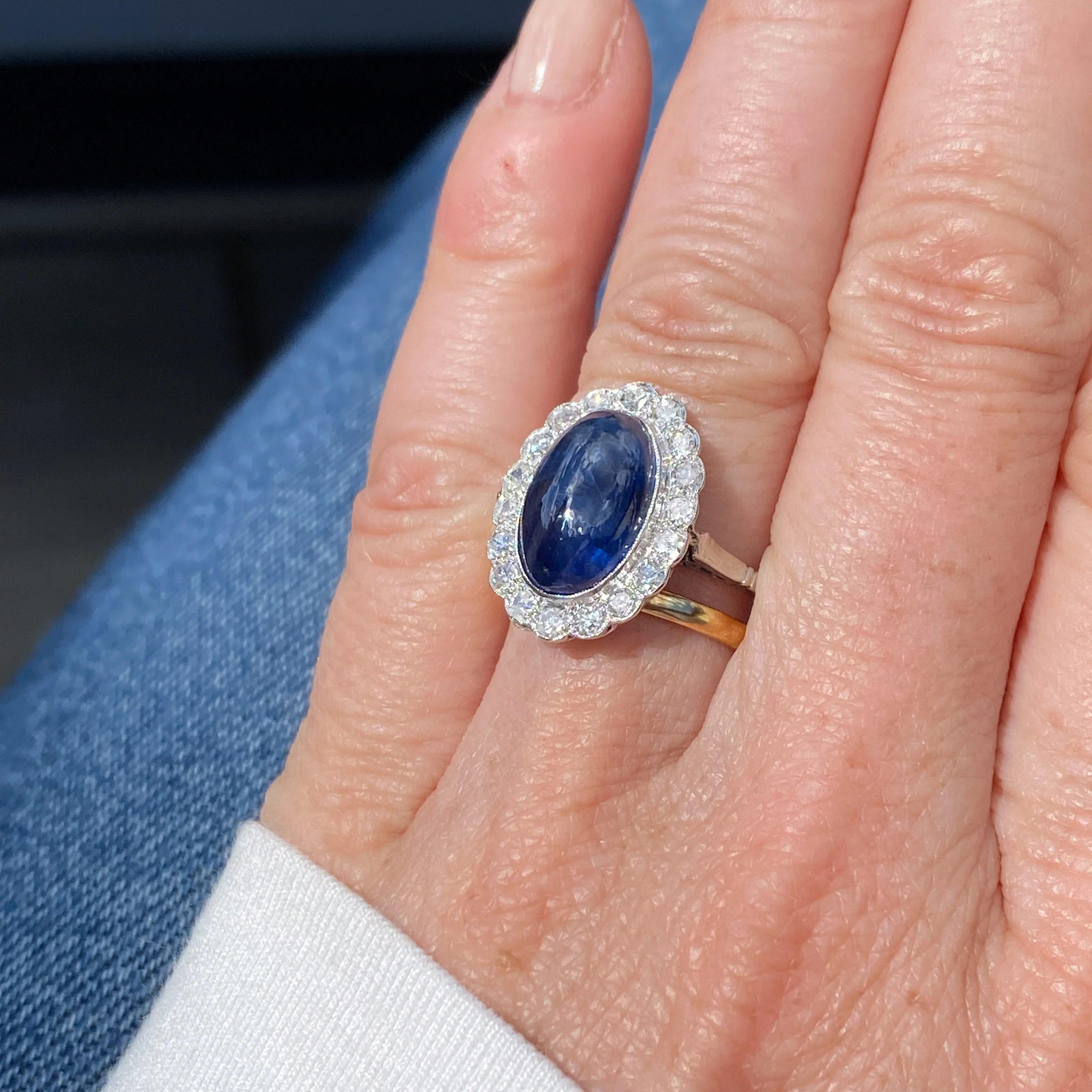 Art Deco 4.90 Carat Cabochon Sapphire & Diamond Ring, circa 1930 - Image 9