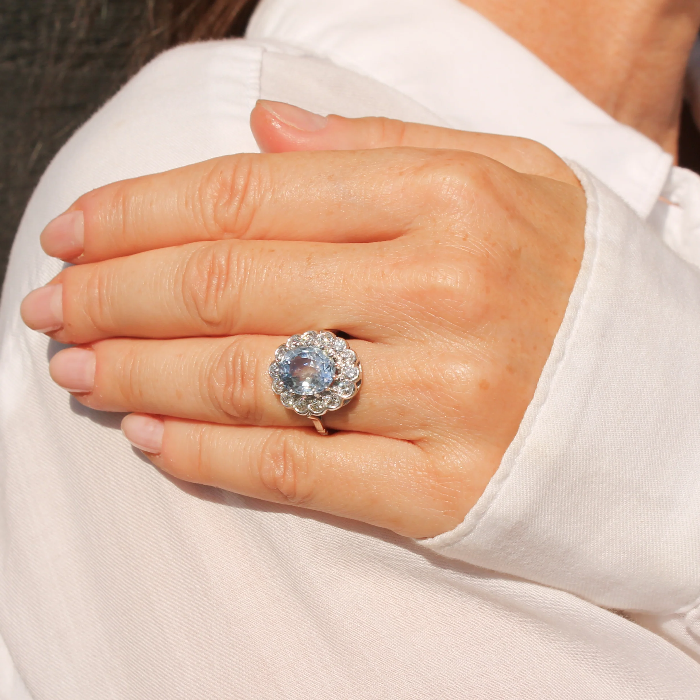 Art Deco 4.93 Carat Ceylon Sapphire & Diamond Cluster Ring, circa 1940 - Image 6