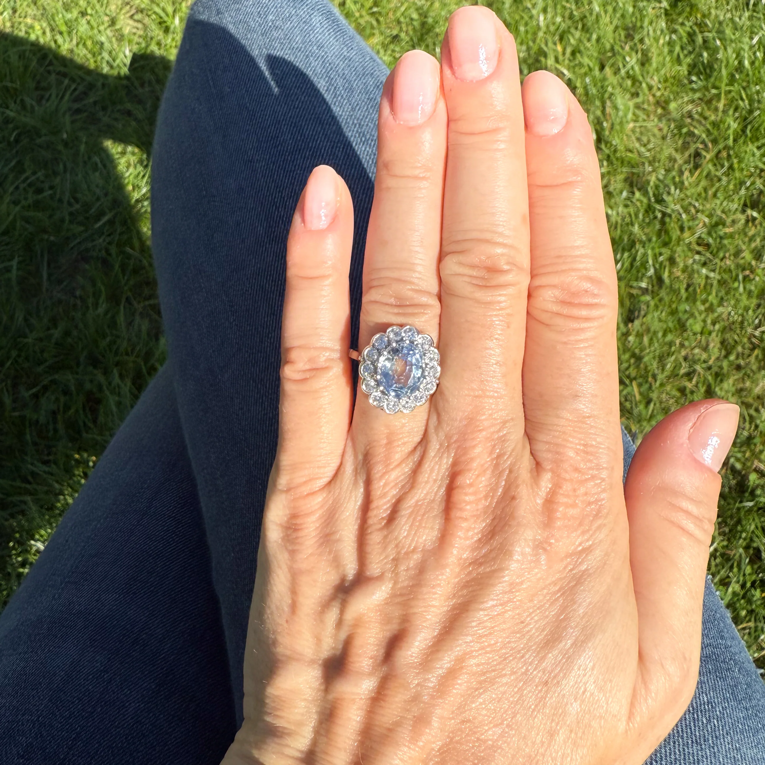 Art Deco 4.93 Carat Ceylon Sapphire & Diamond Cluster Ring, circa 1940 - Image 7