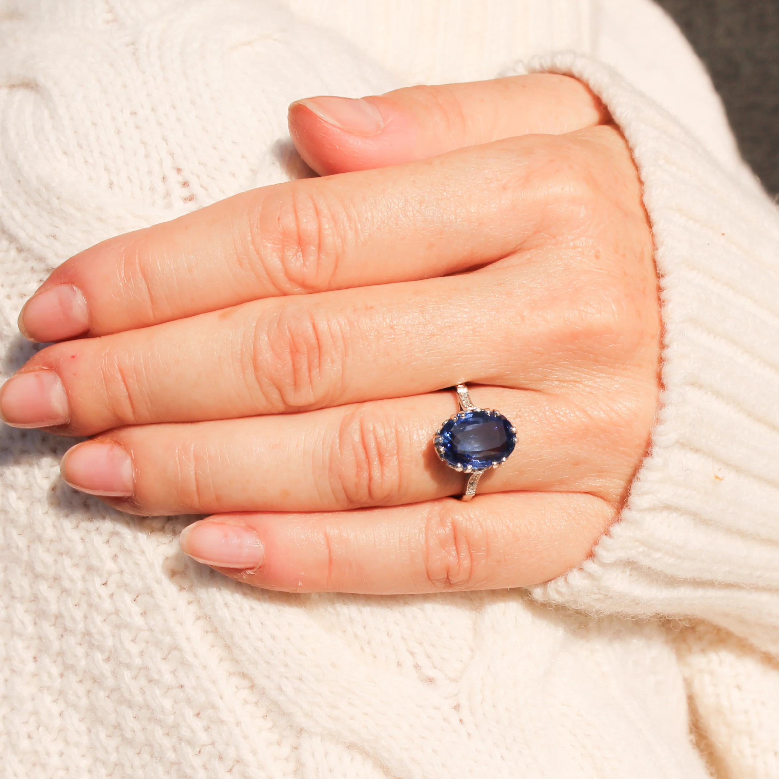 Art Deco 5.07 Carat Ceylon Sapphire Solitaire Ring, circa 1920 - Image 6
