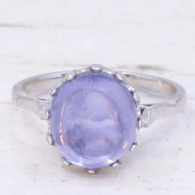 Art Deco 6.14 Carat Ceylon Purple Cabochon Sapphire Ring, circa 1915 - Image 3