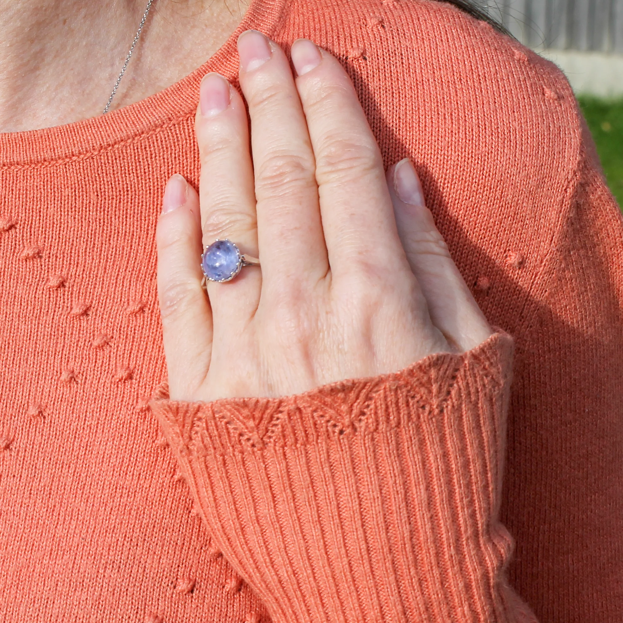 Art Deco 6.14 Carat Ceylon Purple Cabochon Sapphire Ring, circa 1915 - Image 6