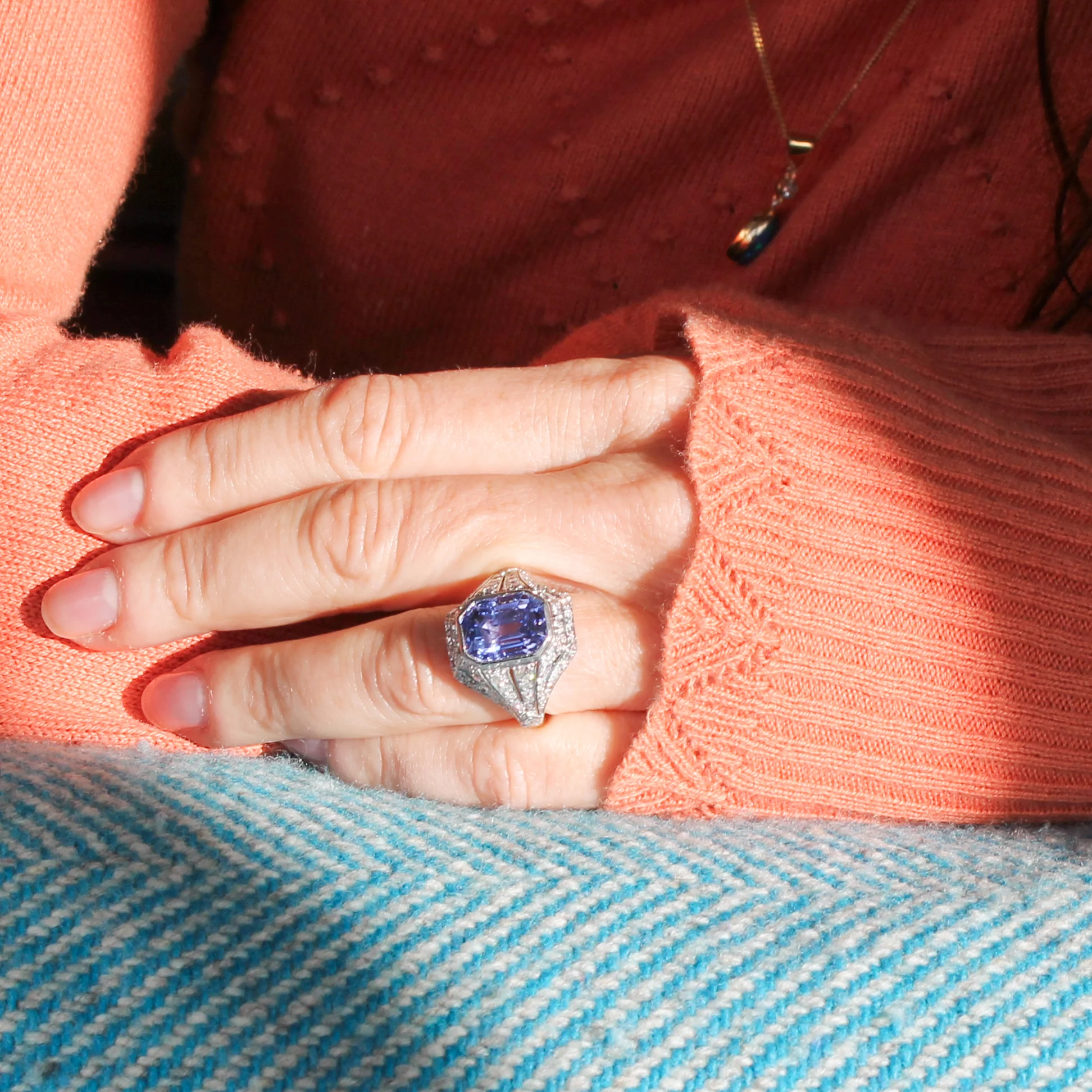 Art Deco 8.90 Carat Natural Ceylon Sapphire Ring, circa 1920 - Image 10