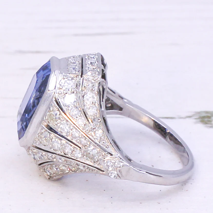 Art Deco 8.90 Carat Natural Ceylon Sapphire Ring, circa 1920 - Image 4