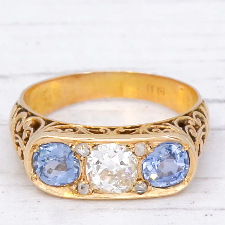Art Nouveau 0.90 Carat Old Cut Diamond & 1.30 Carat Sapphire Ring, circa 1915 - Image 3