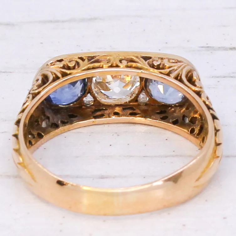 Art Nouveau 0.90 Carat Old Cut Diamond & 1.30 Carat Sapphire Ring, circa 1915 - Image 5