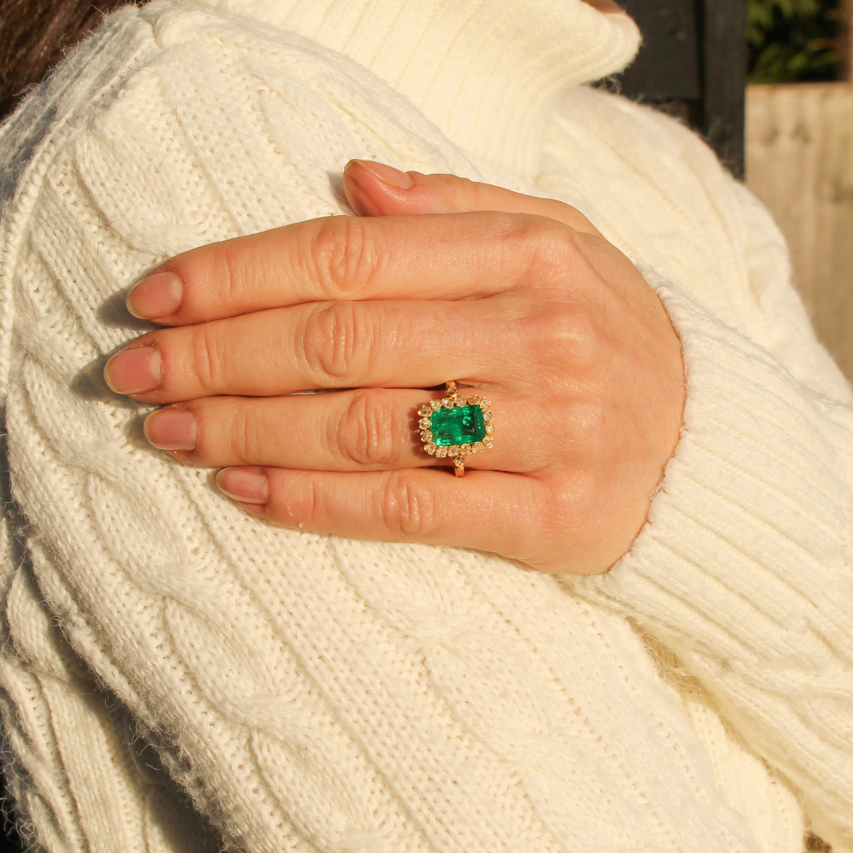 Art Nouveau 2.80 Carat Colombian Emerald & Old Cut Diamond Ring, circa 1900 - Image 6