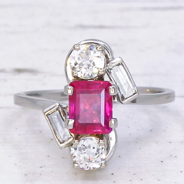 Art Deco 1.25 Carat Natural Burmese Ruby & Diamond Ring, circa 1935 - Image 3