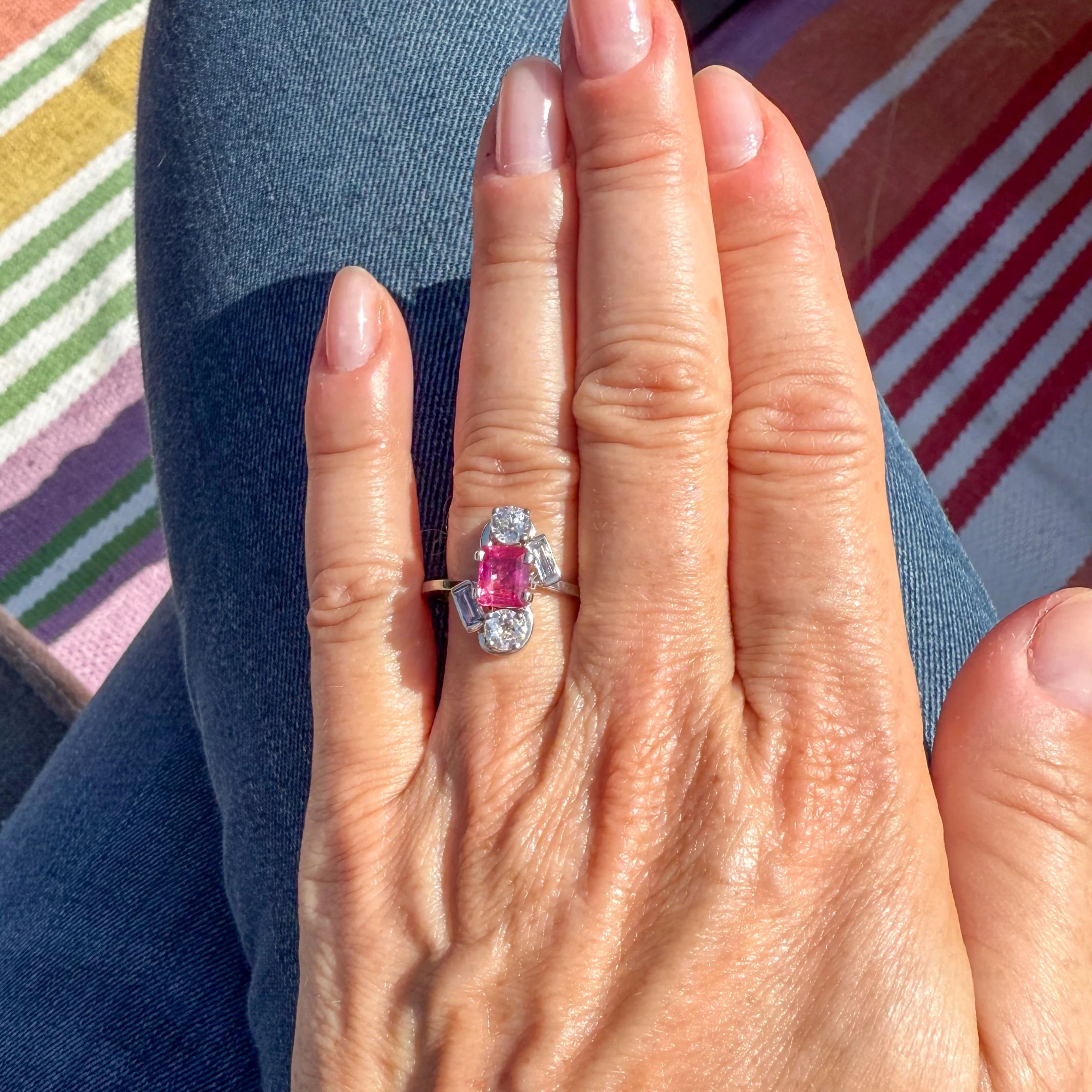 Art Deco 1.25 Carat Natural Burmese Ruby & Diamond Ring, circa 1935 - Image 6