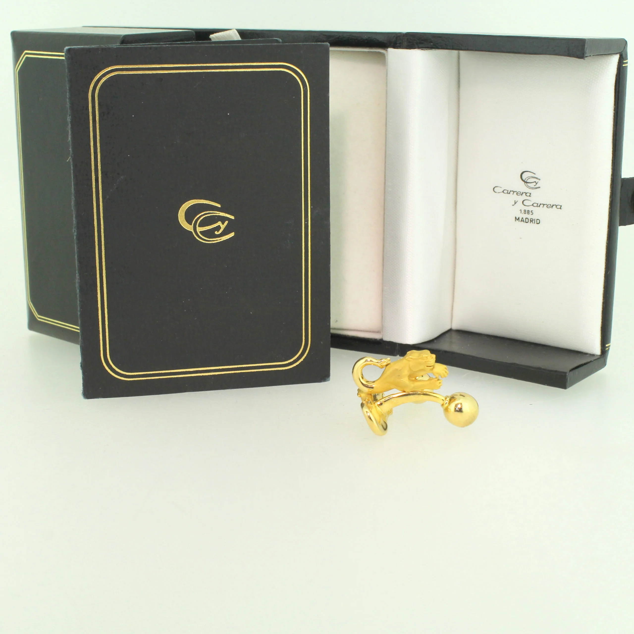 CARRERA Y CARRERA Panther Cufflinks, 18k Gold - Image 4