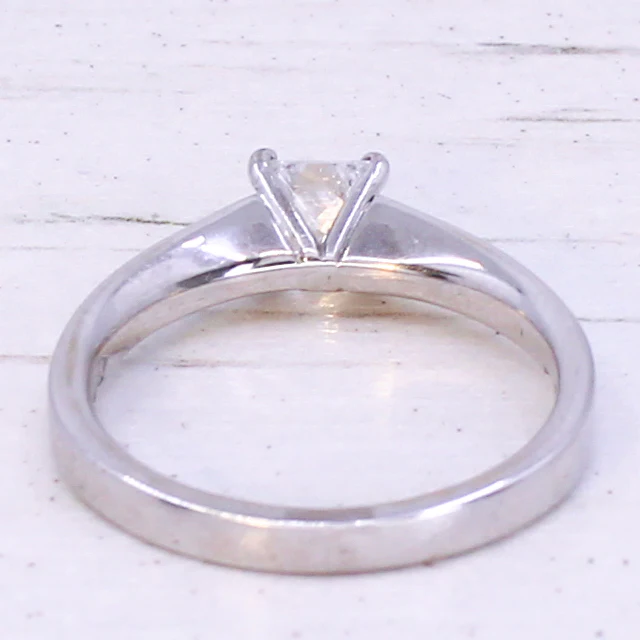 Contemporary 0.57 Carat Princess Cut Diamond Ring, dated 2000 - Image 5