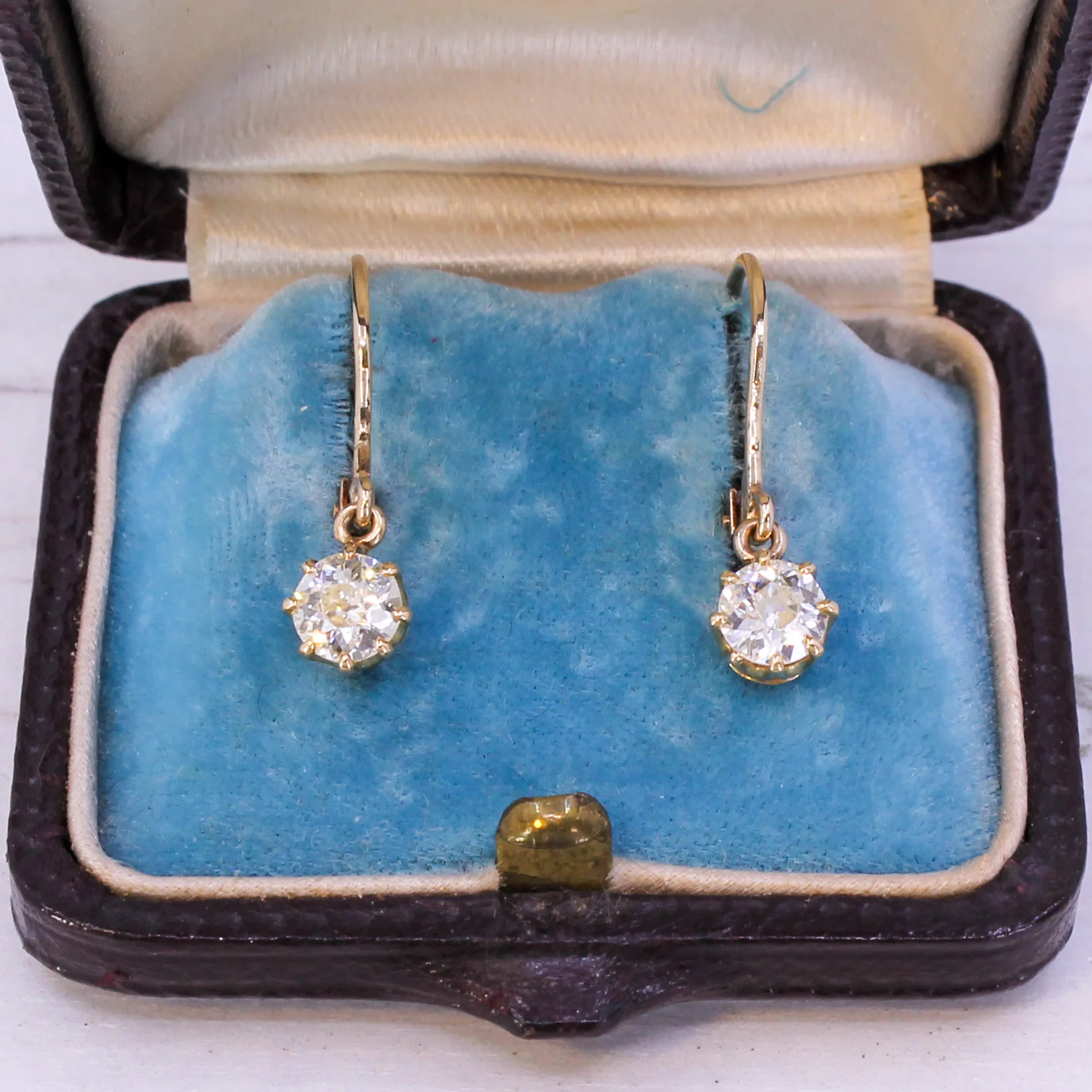 Edwardian 1.01 Carat Old Cut Diamond Drop Earrings, circa 1910 - Image 3