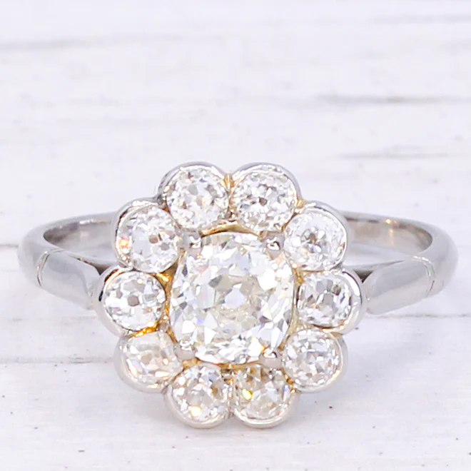 Edwardian 1.35 Carat Old Cut Diamond Cluster Ring, circa 1910 - Image 3