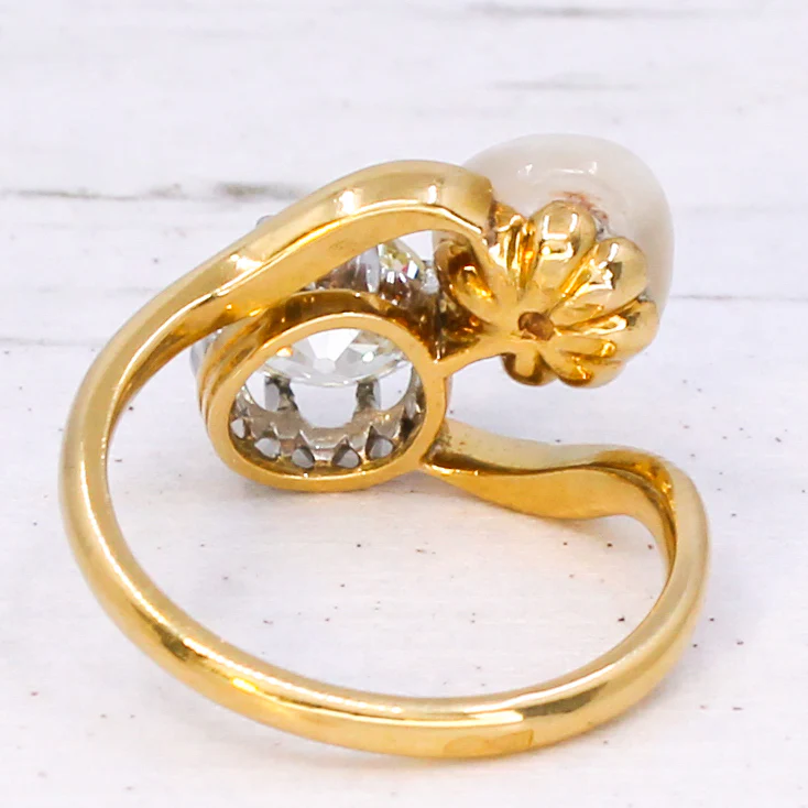 Edwardian 1.35 Carat Old Cut Diamond & Natural Pearl Crossover Ring, circa 1910 - Image 5