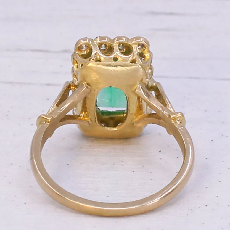 Edwardian 1.42 Carat Colombian Emerald & Diamond Cluster Ring, circa 1910 - Image 4