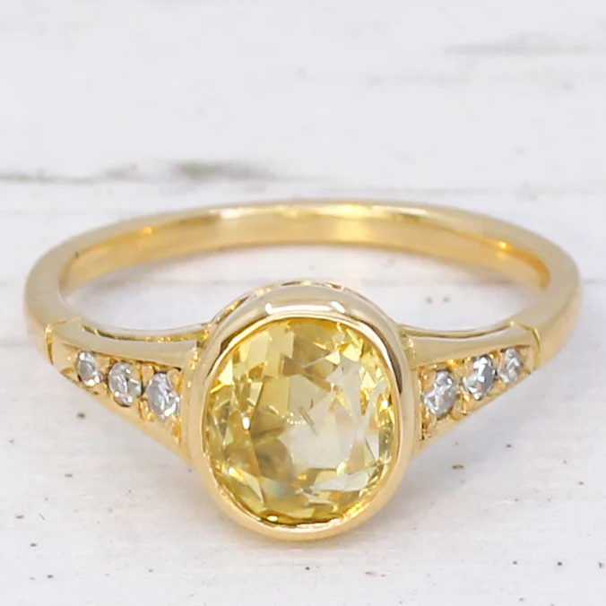 Edwardian 1.70 Carat Natural Ceylon Yellow Sapphire Ring, circa 1905 - Image 3