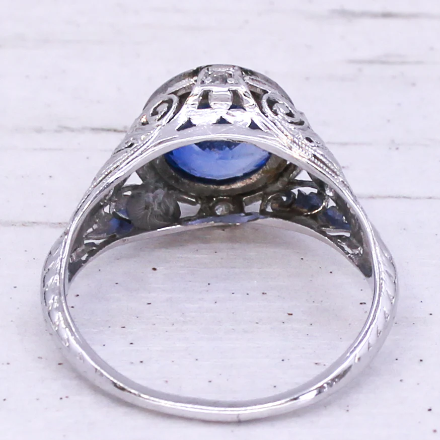 Edwardian 2.14 Carat Sapphire Solitarie Ring, circa 1910 - Image 4