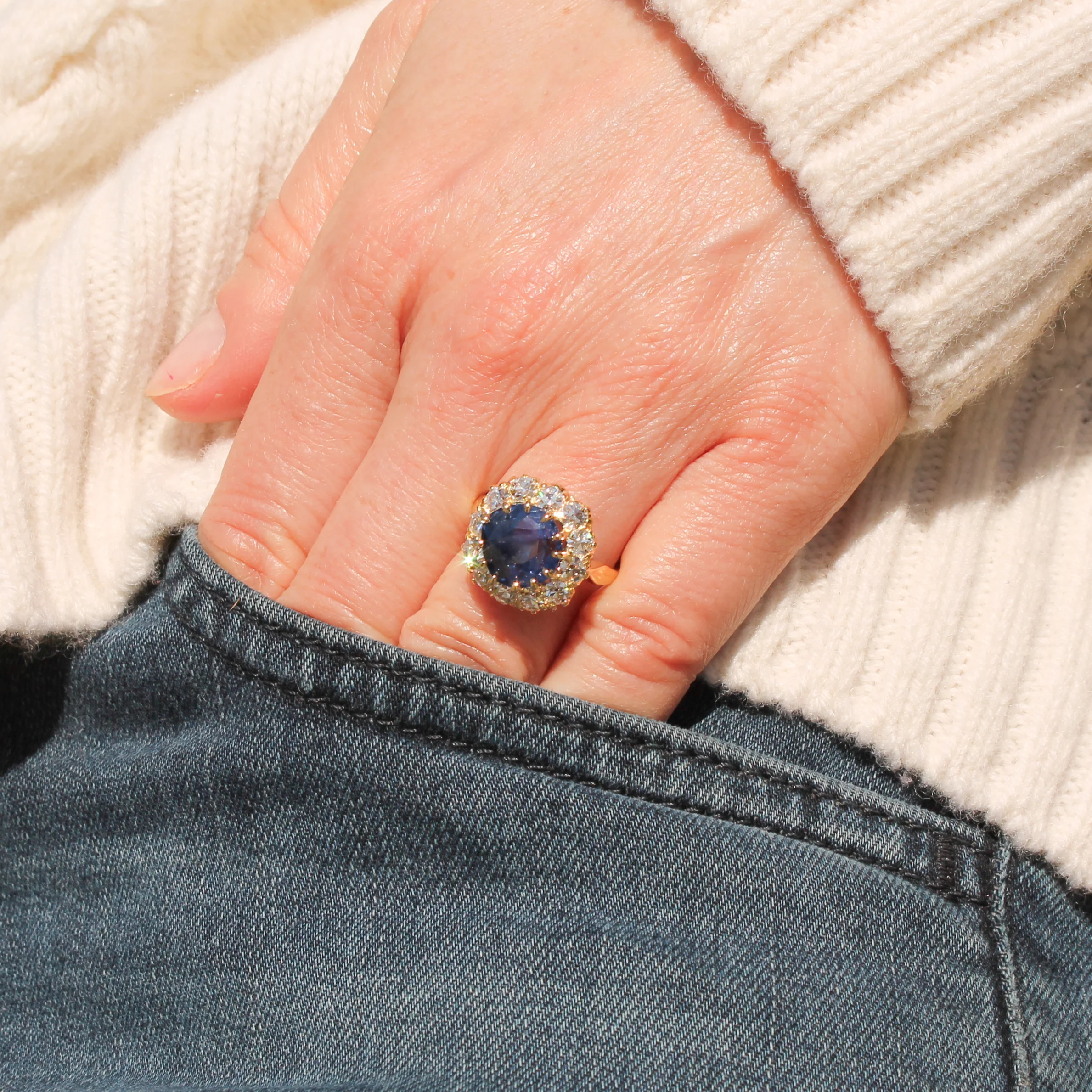 Edwardian 5.51 Carat Ceylon Sapphire & Diamond Cluster Ring, circa 1910 - Image 7