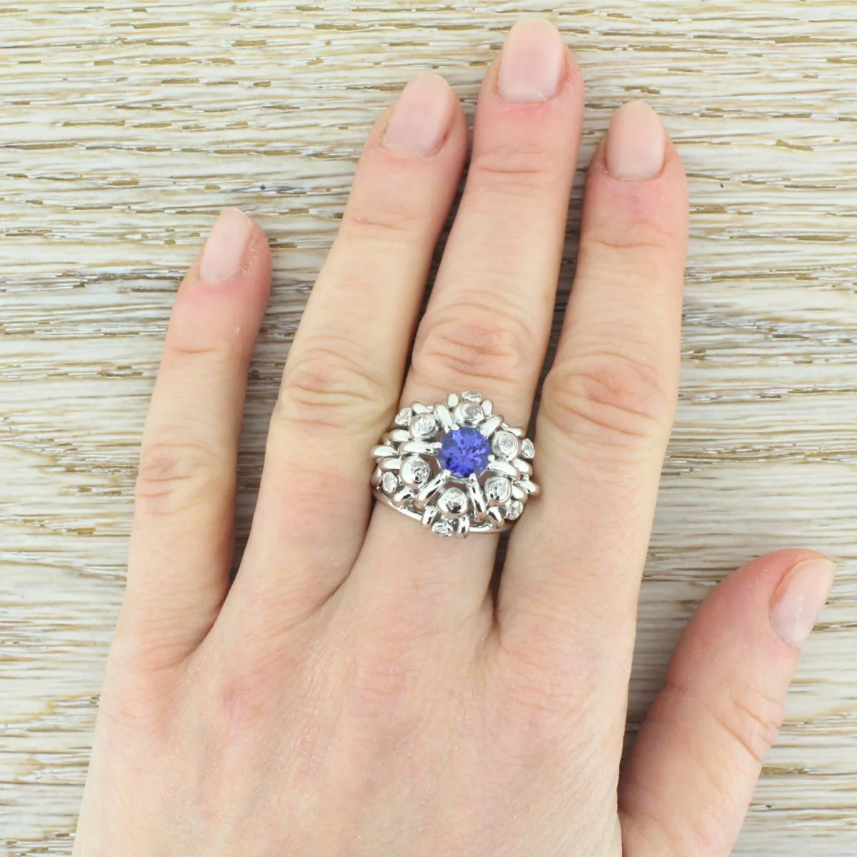 Late 20th Century 1.23 Carat Tanzanite & Diamond Cocktail Ring, circa 1975 - Image 7