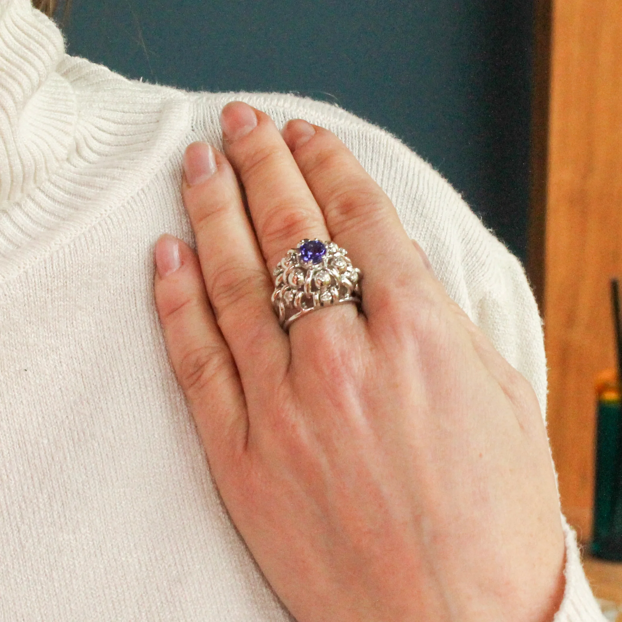Late 20th Century 1.23 Carat Tanzanite & Diamond Cocktail Ring, circa 1975 - Image 8