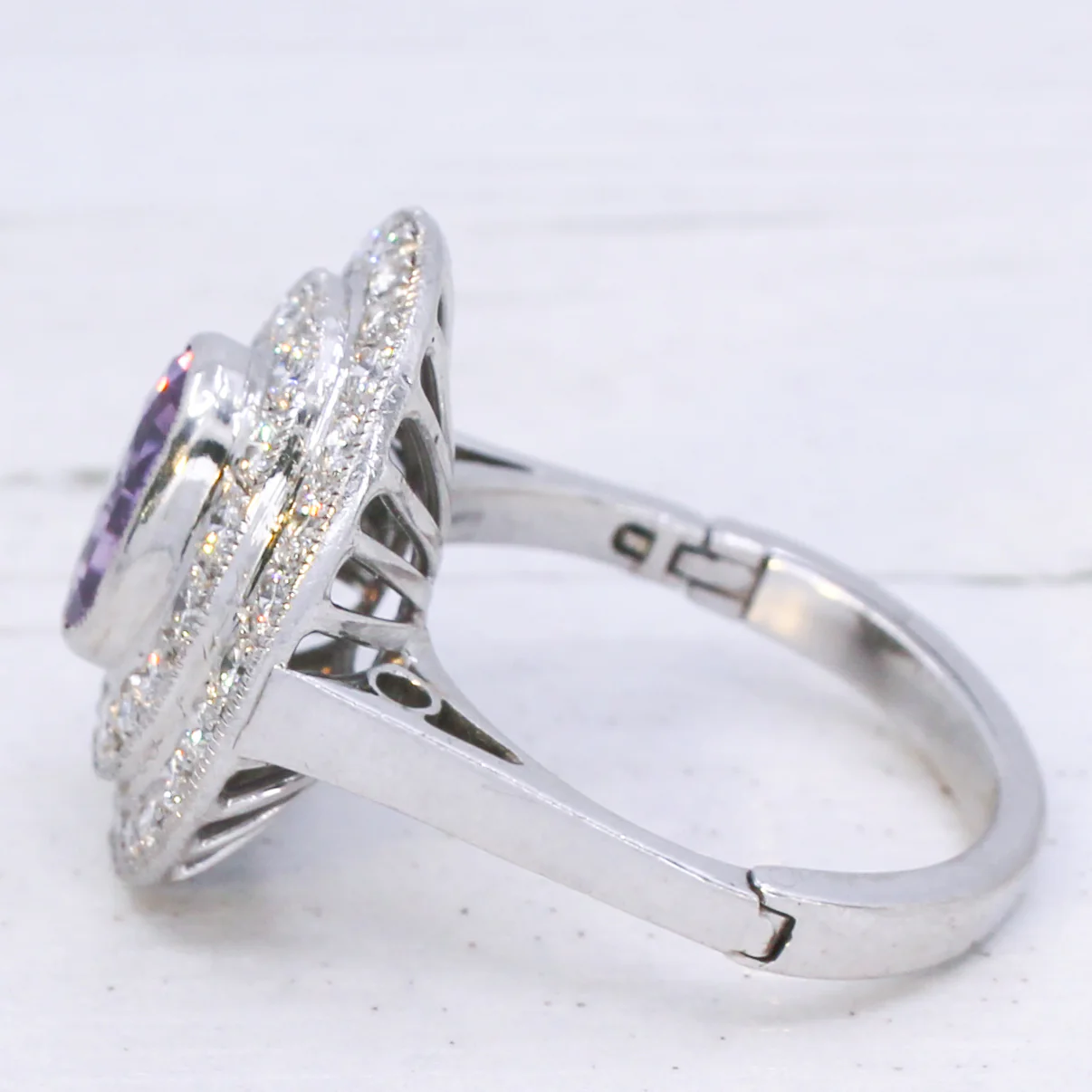 Late 20th Century 2.80 Carat Ceylon Purple Sapphire & Diamond Ring, circa 1970 - Image 4