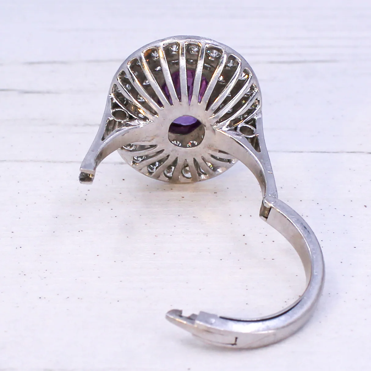 Late 20th Century 2.80 Carat Ceylon Purple Sapphire & Diamond Ring, circa 1970 - Image 6