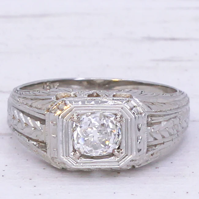 Mid Century 0.76 Carat Old Cut Diamond Solitaire Ring, circa 1955 - Image 3