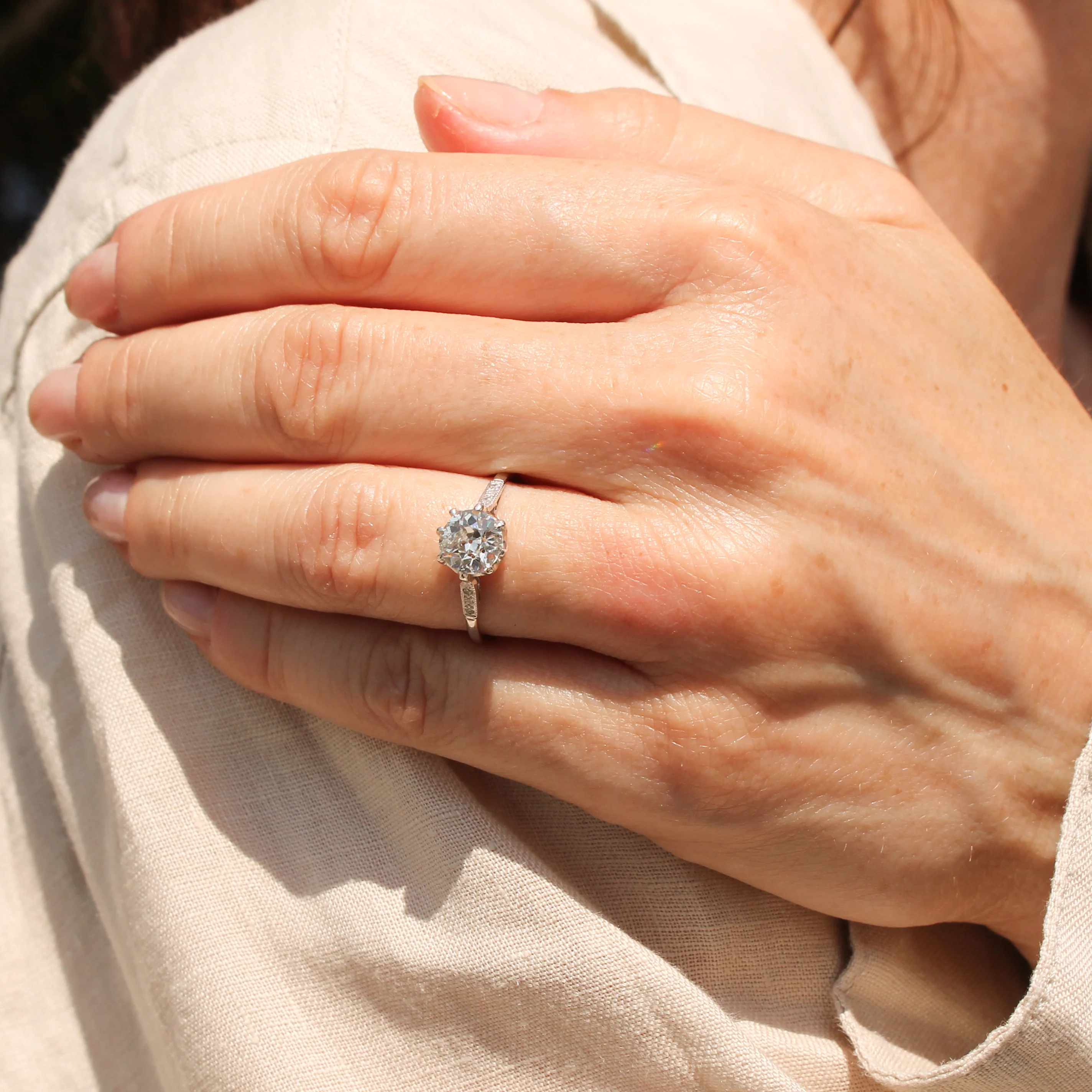 Mid Century 1.11 Carat Old Cut Diamond Engagement Ring, circa 1960 - Image 2