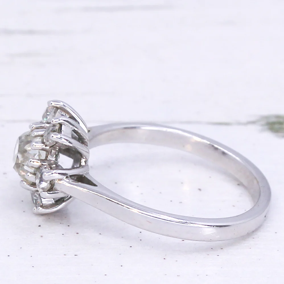 Mid Century 1.12 Carat Old Cut Diamond Cluster Ring, French, circa 1965 - Image 4
