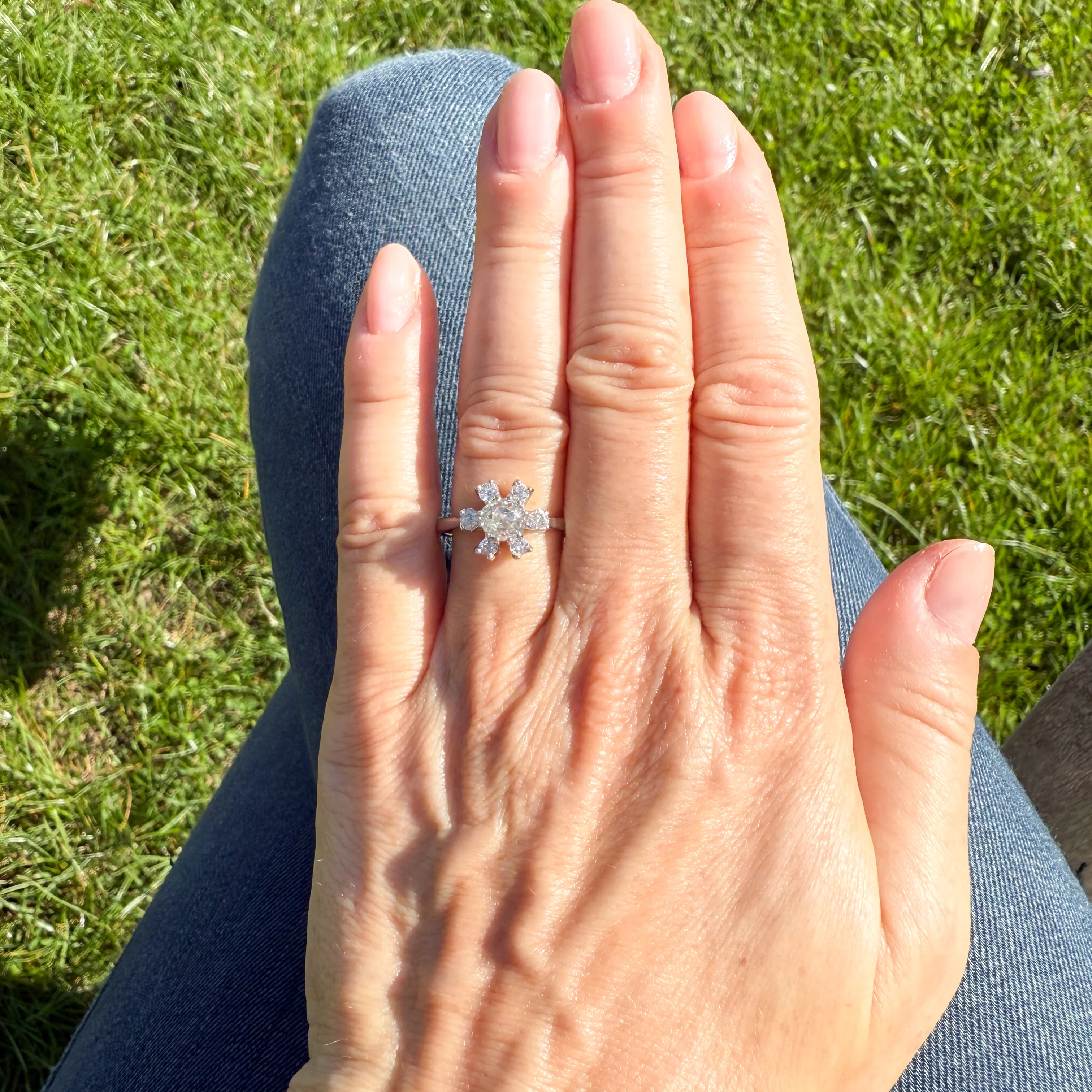 Mid Century 1.12 Carat Old Cut Diamond Cluster Ring, French, circa 1965 - Image 6