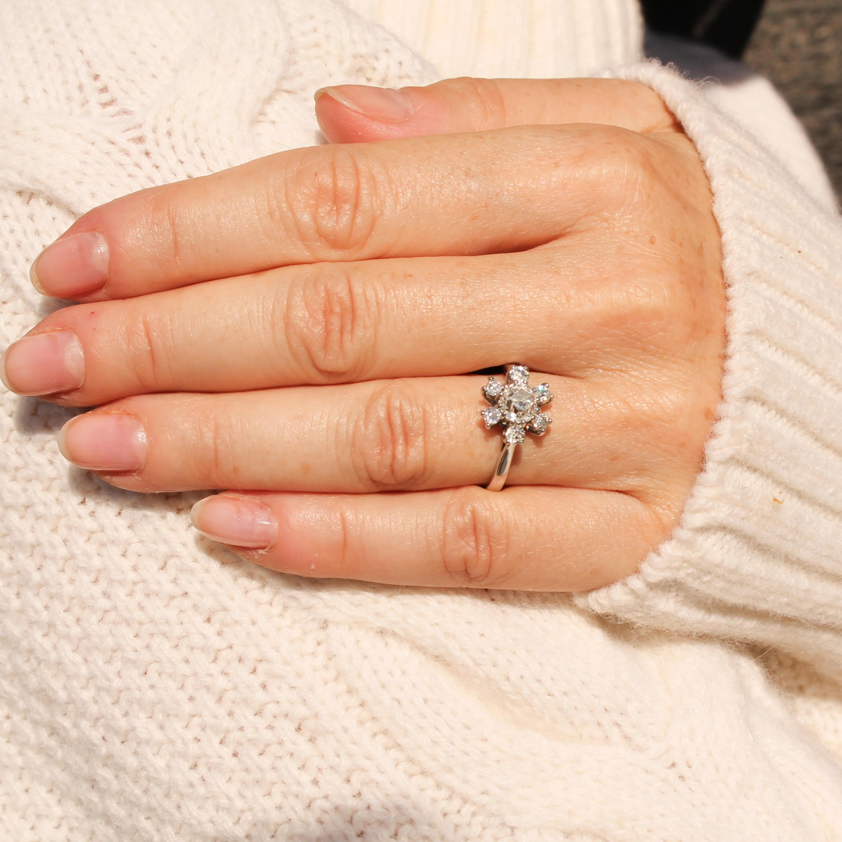 Mid Century 1.12 Carat Old Cut Diamond Cluster Ring, French, circa 1965 - Image 7