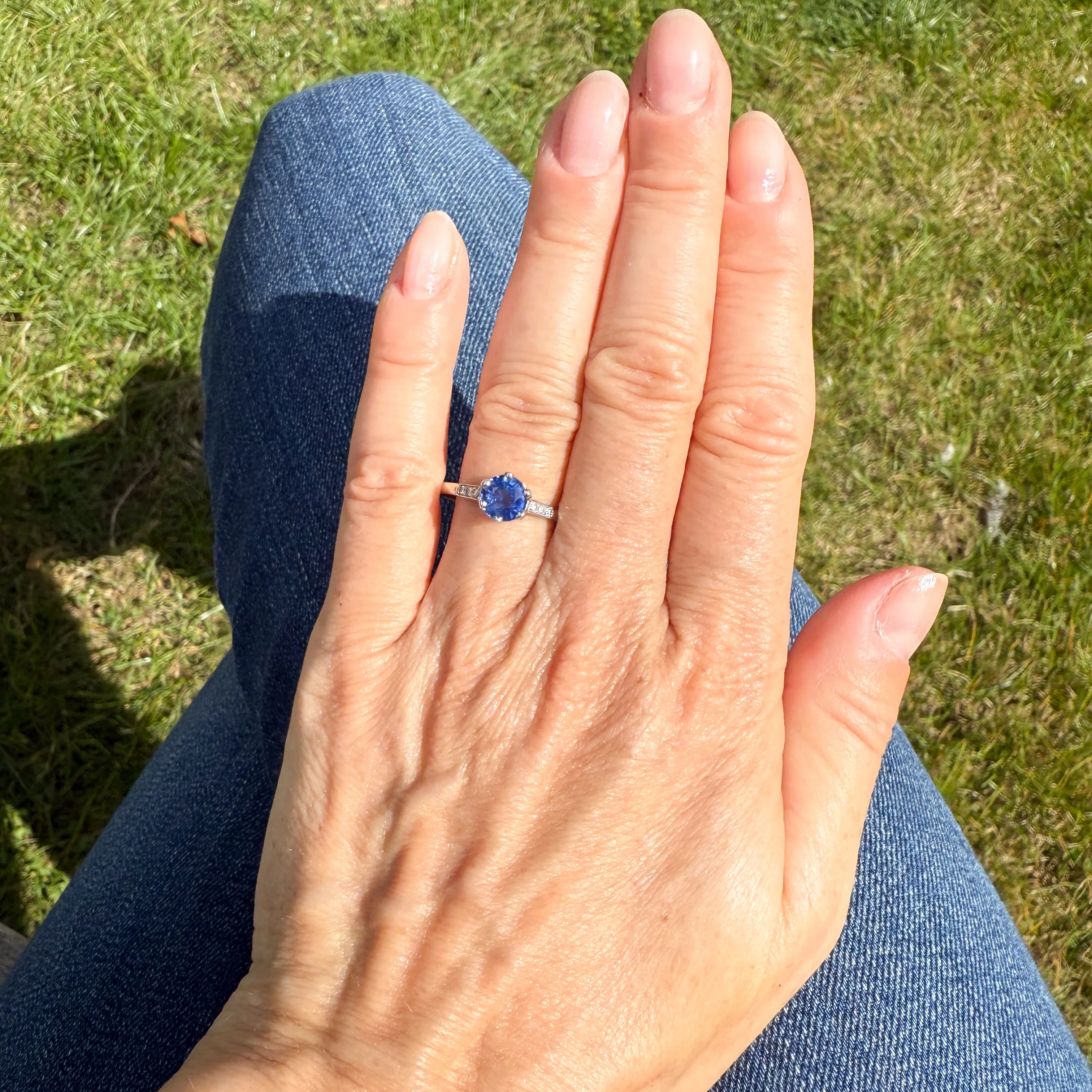 Mid Century 1.26 Carat Ceylon Sapphire Solitaire Ring, circa 1970 - Image 7