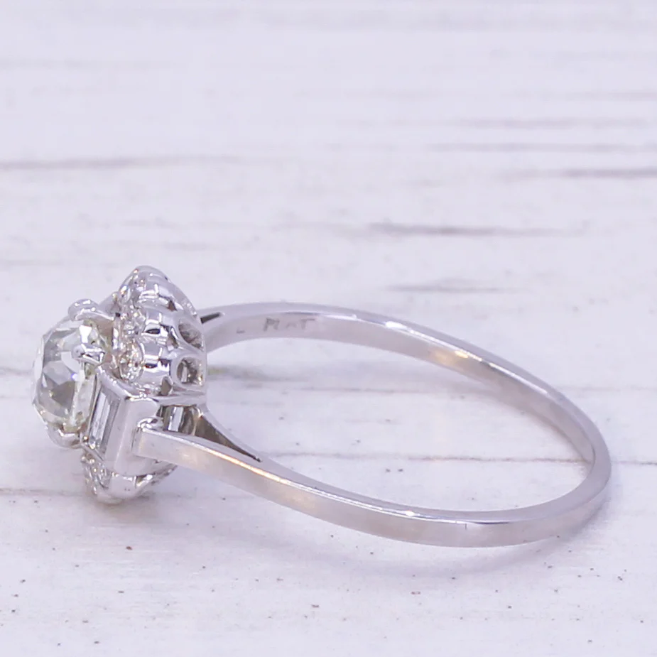 Mid Century 1.28 Carat Old Cut & Baguette Cut Diamond Cluster Ring, circa 1960 - Image 4