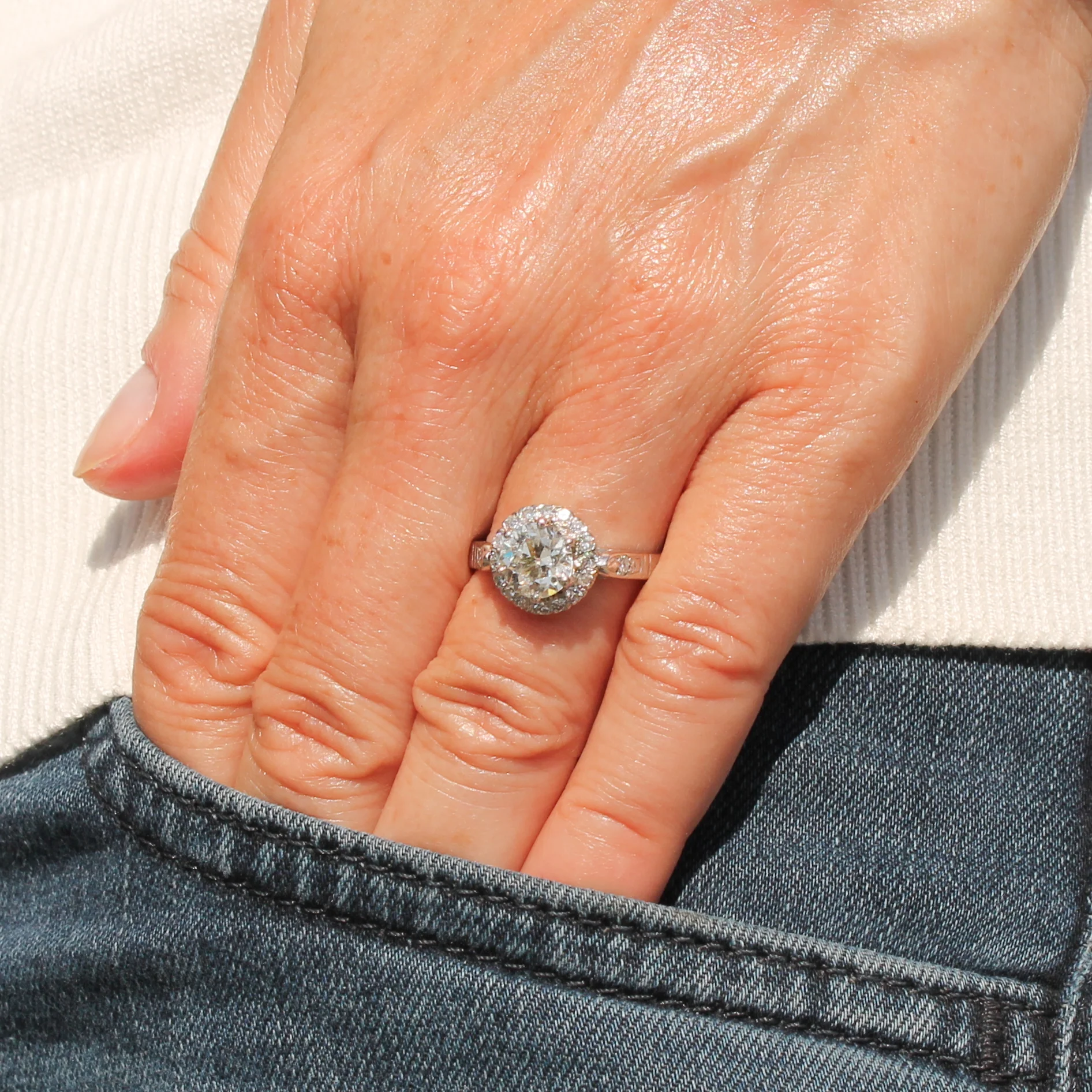 Mid Century 1.49 Carat Transitional Cut Diamond Cluster Ring, circa 1955 - Image 2